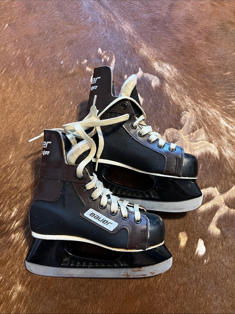 Vintage pair of vintage Bauer Challenger ice hockey skates